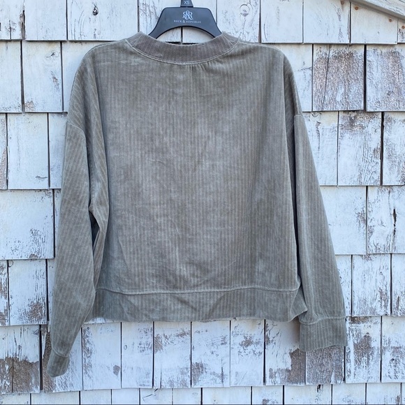 H&M Ribbed Velour Khaki Green Casual Pullover - Picture 4 of 10